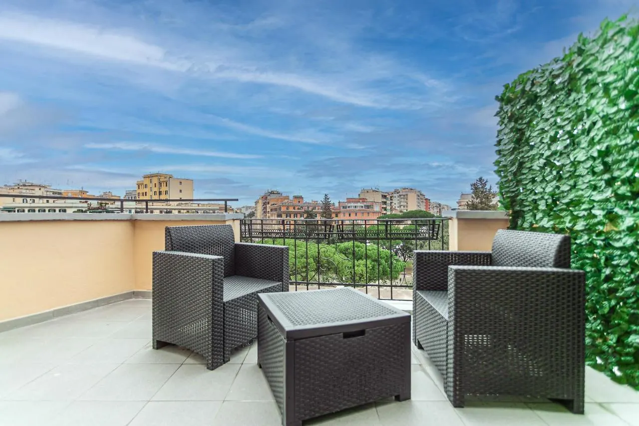 Re Di Roma Rooftop Italien
